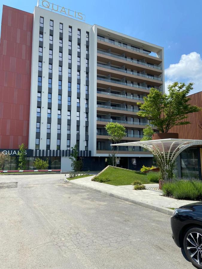 Qualis Apartament Brassó Kültér fotó