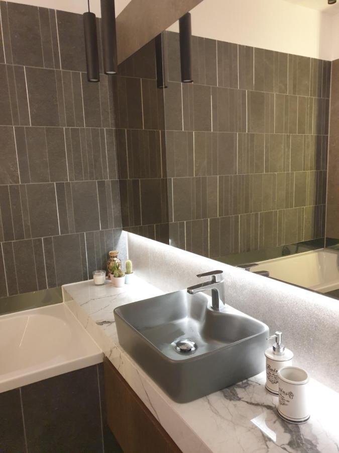 Qualis Apartament Brassó Kültér fotó